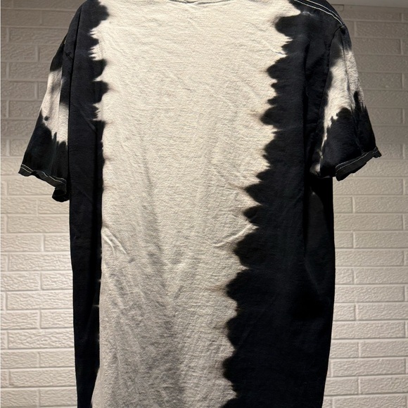 Chemistry Black and White Skull Tee - Picture 2 of 3